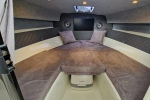 escapade-600-open-38